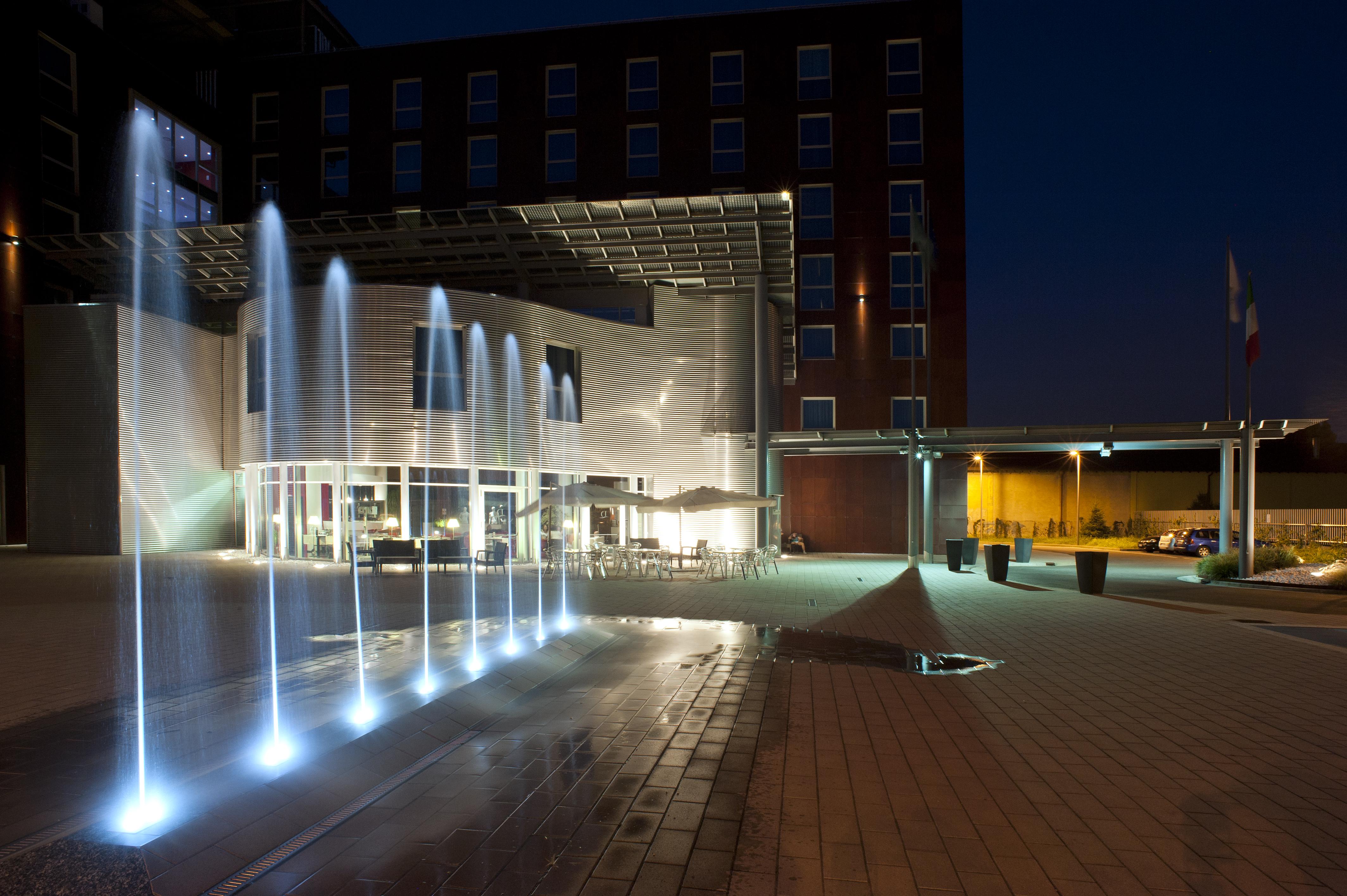 Domina Milano Fiera Hotel Novate Milanese Exterior foto